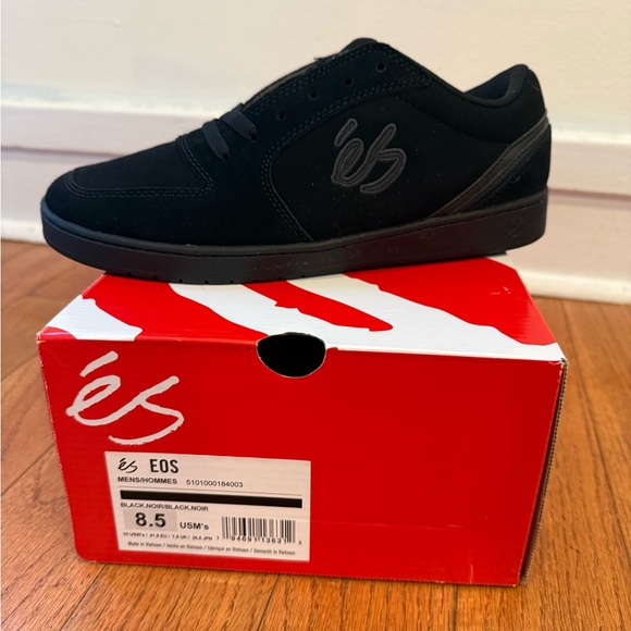 éS eos sneaks - Picture 1 of 1